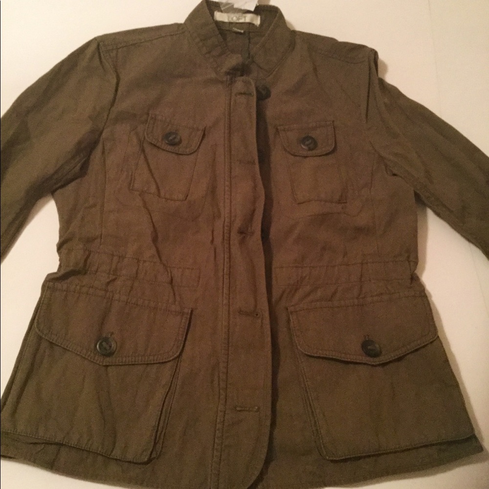 Loft army green jacket numerous details